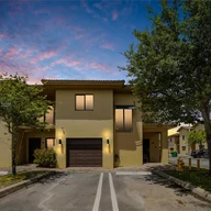 Apartamento a la venta en 11115 W Okeechobee Rd # 132, Hialeah Gardens FL 33018