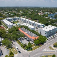 Apartamento a la venta en 2555 NE 193rd St # 2101, Miami FL 33180