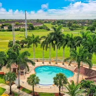 Casa a la venta en 18137 NW 74th Ct # 18137, Hialeah FL 33015