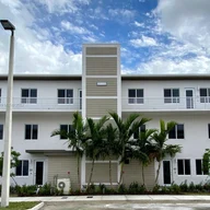 Apartamento a la venta en 10270 NW 66 STREET # 302, Doral FL 33178