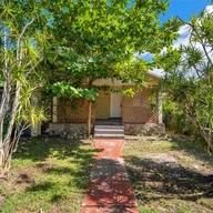 Casa a la venta en 322 NW 41st St, Miami FL 33127