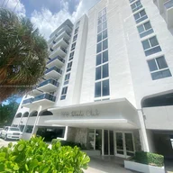 Apartamento a la venta en 7928 West Dr # 702, North Bay Village FL 33141