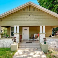 Casa a la venta en 221 NW 33rd St, Miami FL 33127