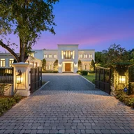 Casa a la venta en 5255 Snapper Creek Rd, Coral Gables FL 33156