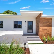 Casa a la venta en 140 SW 52nd Ave, Miami FL 33134