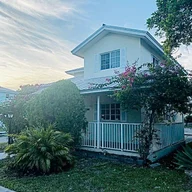 Apartamento a la venta en 375 NW 19th Ln # 25, Miami FL 33136