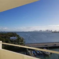 Apartamento a la venta en 7904 West Dr # 916, North Bay Village FL 33141