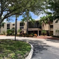 Apartamento a la renta en 16251 Golf Club Rd # 111, Weston FL 33326