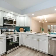 Apartamento a la venta en 700 SW 128th Ave # 308C, Pembroke Pines FL 33027