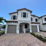 Casa a la renta en 11977 SW 245 Terr # 11977, Homestead FL 33032
