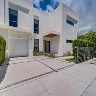 Casa a la venta en 3272 Day Ave # 3272, Miami FL 33133