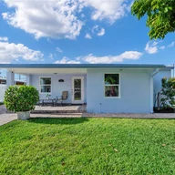 Casa a la venta en 621 E 40th St, Hialeah FL 33013