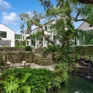 Casa a la venta en 4940 Hammock Lake Dr, Coral Gables FL 33156