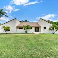 Casa a la renta en 8900 SW 76th St, Miami FL 33173