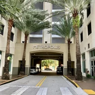 Apartamento a la venta en 9055 SW 73rd Ct # 205, Miami FL 33156