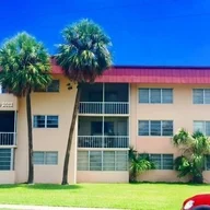 Apartamento a la venta en 19001 NE 14th Ave # 244, Miami FL 33179