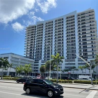 Apartamento a la venta en 7901 Hispanola Ave # 1009, North Bay Village FL 33141