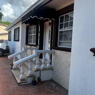 Casa a la venta en 1141 NW 30th Ct, Miami FL 33125
