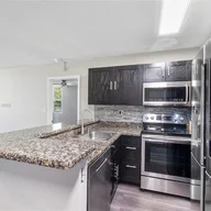 Apartamento a la venta en 811 Lyons Rd # 20108, Coconut Creek FL 33063