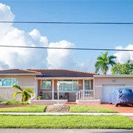 Casa a la venta en 990 Meadowlark Ave, Miami Springs FL 33166