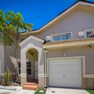 Casa a la venta en 8801 NW 109th Ct # 703, Doral FL 33178