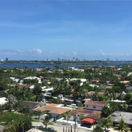 Apartamento a la venta en 2350 NE 135th St # 1408, North Miami FL 33181