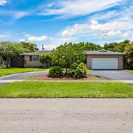 Casa a la venta en 5010 Taylor St, Hollywood FL 33021