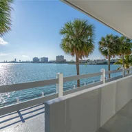 Apartamento a la renta en 7931 East Dr # 406, North Bay Village FL 33141