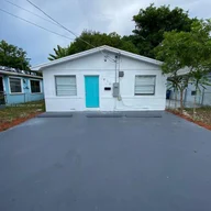 Casa a la venta en 410 NW 9th St, Hallandale Beach FL 33009