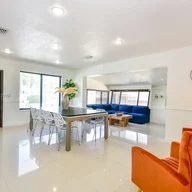 Casa a la renta en 2510 NE 215th St # 0, Miami FL 33180