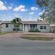 Casa a la venta en 1040 NE 149th St, North Miami FL 33161