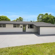 Casa a la venta en 3920 NW 185th St, Miami Gardens FL 33055