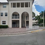 Apartamento a la renta en 11601 NW 89th St # 206, Doral FL 33178