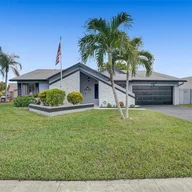 Casa a la venta en 5045 SW 11th Pl, Margate FL 33068