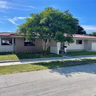 Casa a la venta en 7000 NW 13th Ave, Miami FL 33147