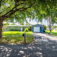 Casa a la venta en 1950 NW 106th Ave, Pembroke Pines FL 33026