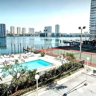 Apartamento a la venta en 2750 NE 183rd St # 2104, Aventura FL 33160