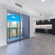 Apartamento a la renta en 227 NE 2ND ST # 2802, Miami FL 33132