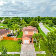 Casa a la venta en 1100 SE 16th Ave, Homestead FL 33035
