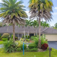 Casa a la venta en 19010 Wentworth Dr, Hialeah FL 33015
