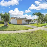 Casa a la venta en 830 NW 67th Ave, Margate FL 33063