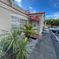 Apartamento a la venta en 6712 NW 166th Ter # 304, Miami Lakes FL 33014