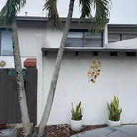 Casa a la venta en 6975 SW 110th Ct # 6975, Miami FL 33173
