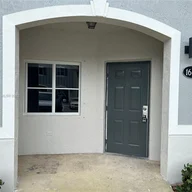 Casa a la venta en 1660 SE 30th St, Homestead FL 33035