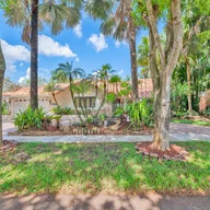 Casa a la venta en 15820 Kingsmoor Way, Miami Lakes FL 33014
