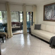 Apartamento a la venta en 5761 Washington St # C1, Hollywood FL 33023