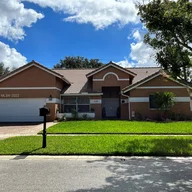 Casa a la venta en 239 NW 161st Ave, Pembroke Pines FL 33028