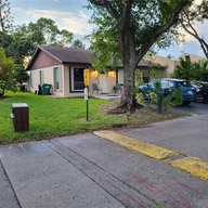 Casa a la venta en 11820 SW 125th Pl # 11820, Miami FL 33186