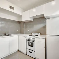 Apartamento a la renta en 542 NW 8th St # 7, Miami FL 33136