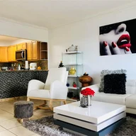 Apartamento a la venta en 6950 W 6th Ave # 521, Hialeah FL 33014